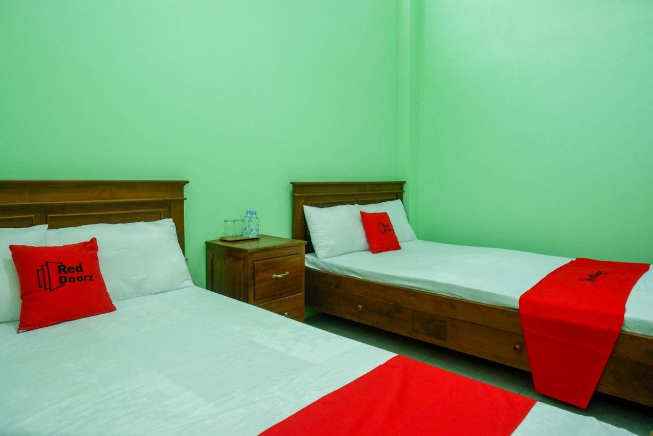 Reddoorz Syariah Near Monumen Jogja Kembali Otel Kejayan Dış mekan fotoğraf
